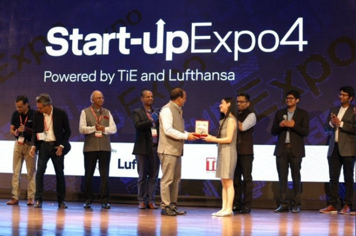 Elevator Pitch Winner Nancy Bhasin from This for That receiving the award at Startup Expo 4 Powered by TiE & Lufthansa