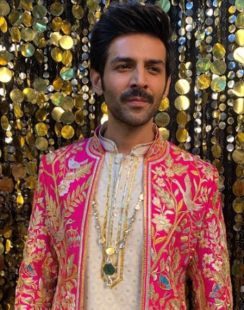 Kartik Aaryan in AJSK Man and Motisons Jewellers