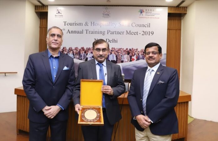 Mr. Anshul Gauba, Director-Sales and Operations, Frankfinn received the prestigious award from Mr. Rajan Bahadur, CEO, THSC and other senior NSDC officials