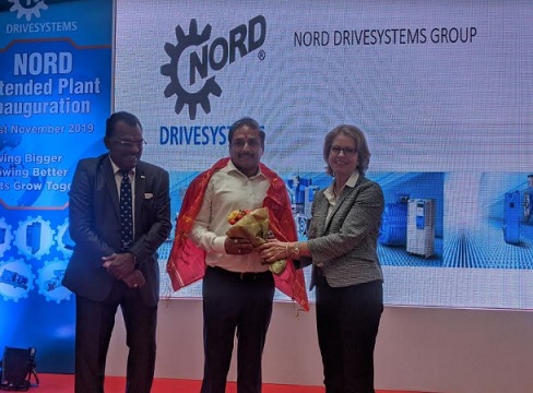 L to R: Mr. P L Muthusekkar MD NORD DRIVESYSTEMS along with Chief Guest Vikram Kumar (IAS) Metropolitan commissioner, PMRDA and Ms. Jutta Humbert - Managing Partner NORD DRIVESYSTEMS at the launch

