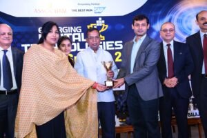 Shri Som Parkash (Center) with Mr. Shudeep Majumdar, Co-founder, Zefmo (Right)