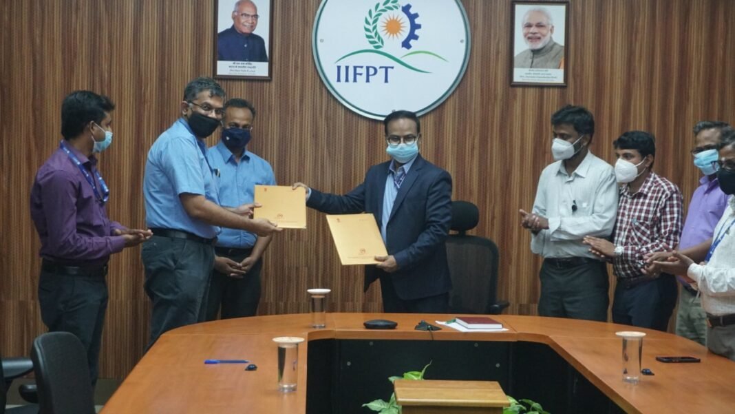 WayCool Foods & IIFPT Collaborate to Develop Solutions for Reducing Food Wastage WayCool Foods & IIFPT Collaborate to Develop Solutions for Reducing Food Wastage
