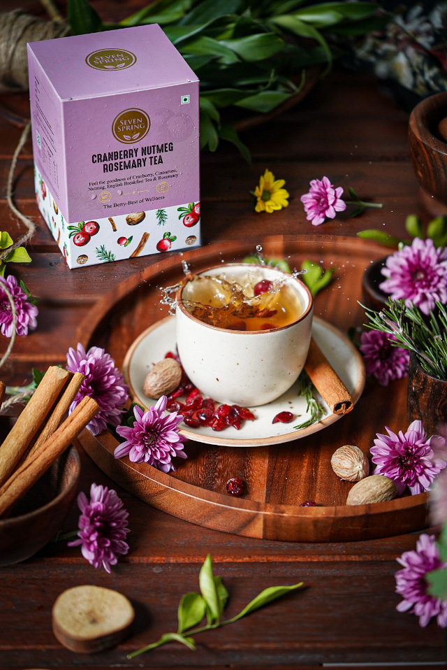 Cranberry Nutmeg Roseberry Tea box by Seven Spring, a healthy gift this Christmas