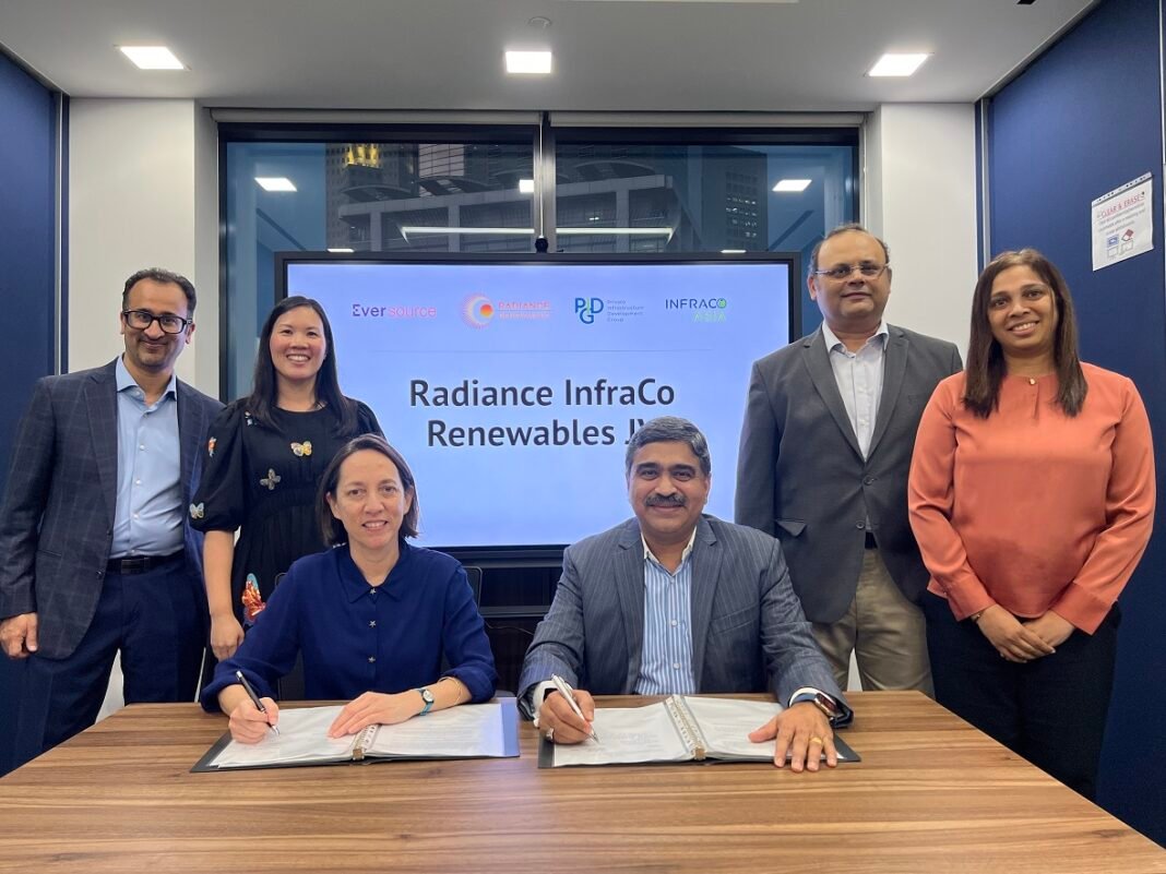 Radiance Renewables & the Private Infrastructure Development Group (PIDG) Form a JV to Accelerate Renewable Energy Adoption in India From Left to right - Nitin Bhatia, Karen Tsang-Hounsell, Claudine Lim, Manikkan Sangameswaran, Prasanna Desai, Shilpa Krishnan