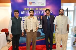 L to R- CGM BSNL Maharashtra - Mr. Harinder Kumar, Ishwak Singh - Actor, Robert J Ravi I T S - CMD BSNL, Avinash Mudaliar - Co-founder & CEO, OTTPlay