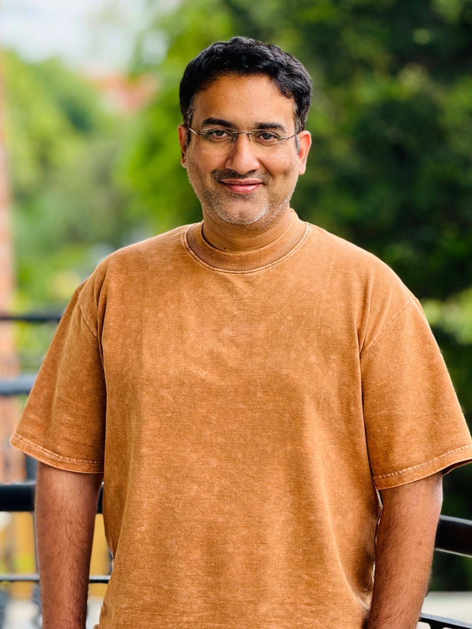 Mr Abhijeet Pai, Gruhas