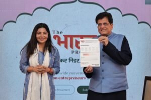 Union Commerce Minister Piyush Goyal with YourStory Founder & CEO Shradha Sharma at the unveiling of The Bharat Project in Mumbai.