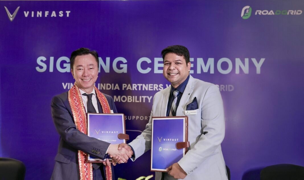 Mr. Pham Sanh Chau, CEO of VinFast Asia (left), and Mr. Mr. Deepesh Shrinath, CEO of RoadGrid, signed an agreement to build a robust after-sales service & charging network across India Mr. Pham Sanh Chau, CEO of VinFast Asia (left), and Mr. Mr. Deepesh Shrinath, CEO of RoadGrid, signed an agreement to build a robust after-sales service & charging network across India