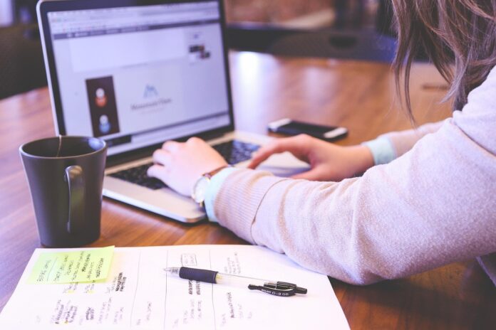author and investor Gagan Dhawan showcases the rise of micro-entrepreneurship among digitally native Gen Z founders