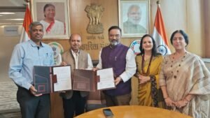 Sri Sri Institute of Agricultural Sciences & Technology Trust signing MoU with National Cooperative Organics Limited