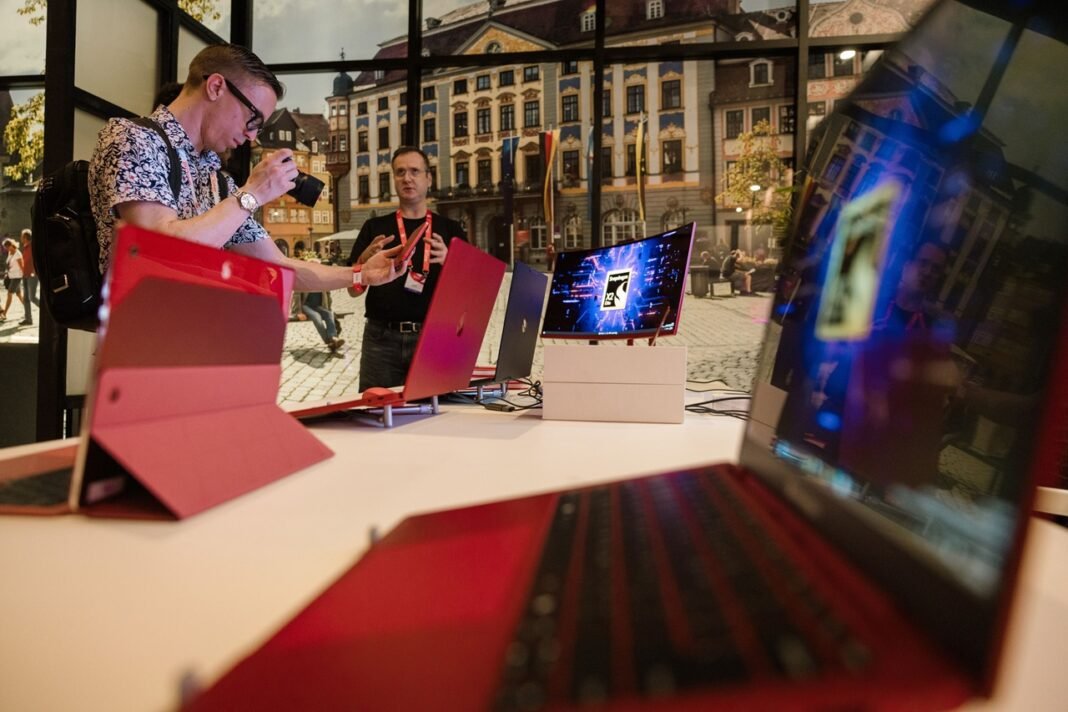 SpotDraft Secures $8M Strategic Investment from Qualcomm Ventures to Advance On‑Device Legal AI Snapdragon Summit-Qualcomm Day - SpotDraft