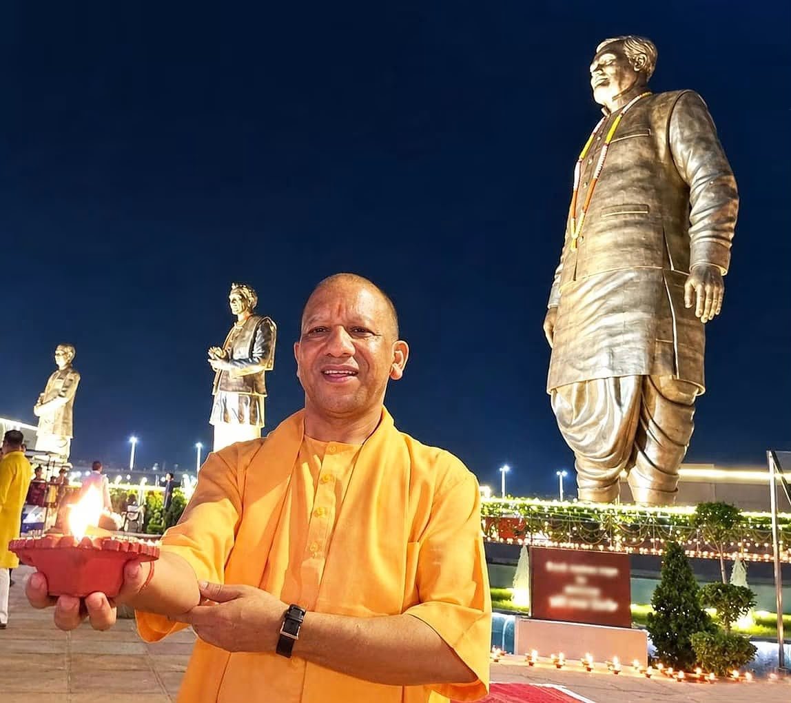 Naresh Kumar Kumawat’s Sculptures Add Cultural Significance to Lucknow’s Rashtra Prerna Sthal