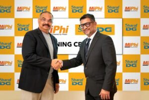 L-R Nilesh Khalkho, CEO, Sharaf DG and Vikas Jain, Co-Founder, MiPhi